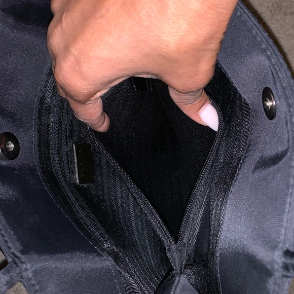 COPY - COPY - Prada tote bag - Picture 5 of 8